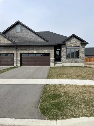 16 MATHESON Crescent, East Zorra-Tavistock, ON N0J 1M0