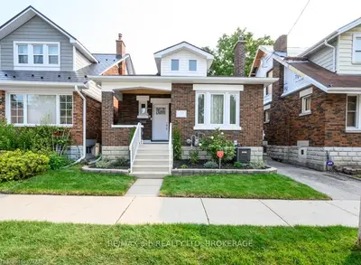 458 Woodman Avenue, London East, ON N5W 3Z9