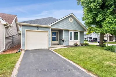 10 HAWKINS Crescent, Tillsonburg, ON N4G 5K7