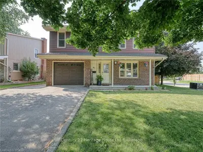 81 FIELDGATE Drive, Brantford, ON N3P 1H2
