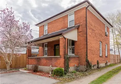 31 VICTORIA Street N, Woodstock, ON N4S 6T9