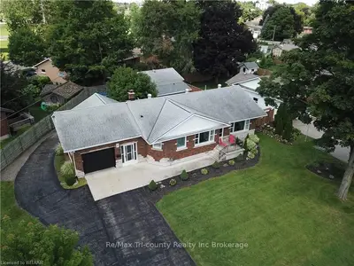6 ARBOR Lane, Tillsonburg, ON N4G 1X2