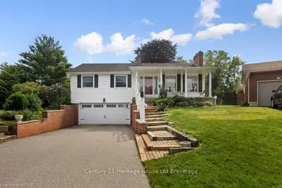 3 RICHARDS Court, Tillsonburg, ON N4G 2P6