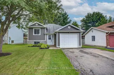 11 BECKETT Boulevard, Tillsonburg, ON N4G 5N1