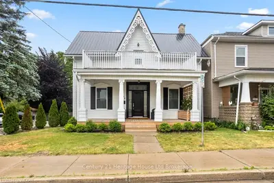 35 LONDON Street E, Tillsonburg, ON N4G 2K8