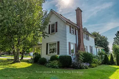 34 MAIN Street E, Norwich, ON N0J 1P0