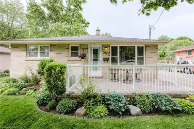 302 BROMPTON Avenue, Woodstock, ON N4S 7J5