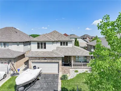 905 WOODBINE Court, Kitchener, ON N2R 1X4