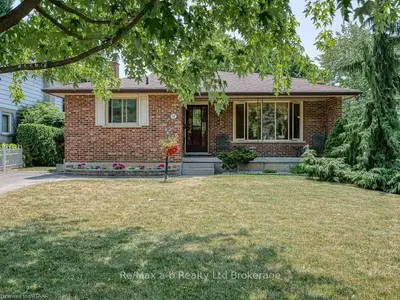 14 ASHTON Court, Woodstock, ON N4S 8N9