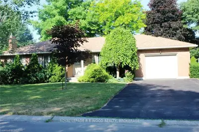 42 ALLEN Street, Tillsonburg, ON N4G 4X8