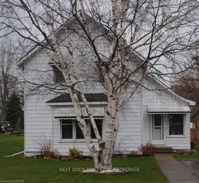 1074 BAY Street, Norfolk, ON N0E 1P0