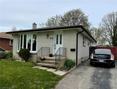 150 HARDING Crescent, London South, ON N6E 1G3