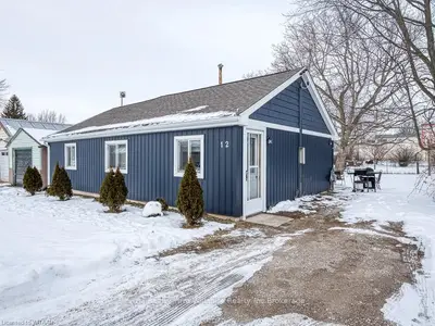 12 CLARK Street, Strathroy-Caradoc, ON N0L 1T0