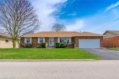 76 GLENDALE Drive, Tillsonburg, ON N4G 1J8