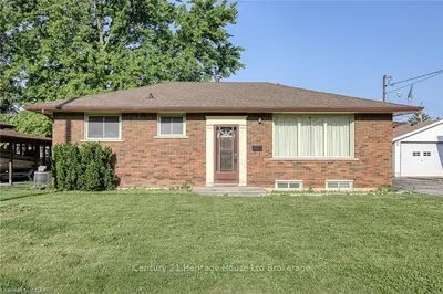 153 LYNDALE Crescent, Woodstock, ON N4S 7T1