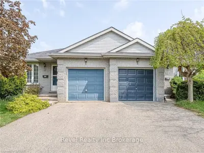 11 CARDINAL Drive, Woodstock, ON N4T 1J4