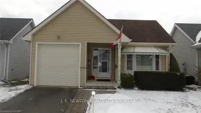 27 EDWIN Crescent, Tillsonburg, ON N4G 5H4