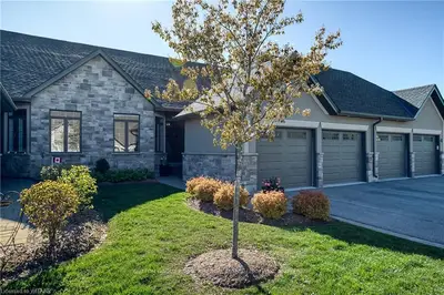 247 MUNNOCH Boulevard 3, Woodstock, ON N4T 0K2