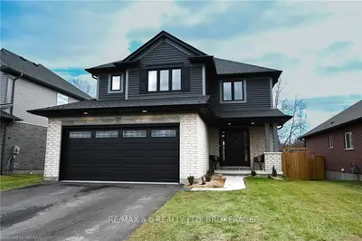 48 LIVINGSTON Drive, Tillsonburg, ON N4G 0J3