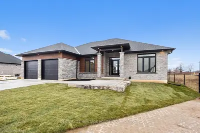 21 LYNDALE Road, Tillsonburg, ON N4G 0C6