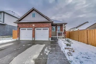 108 PASSCHENDAELE Street, Woodstock, ON N4T 0J3