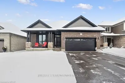 29 LOWRIE Crescent, Tillsonburg, ON N4G 0H5