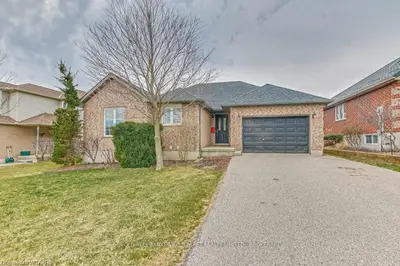 27 PRIMROSE Drive, Tillsonburg, ON N4G 5S7