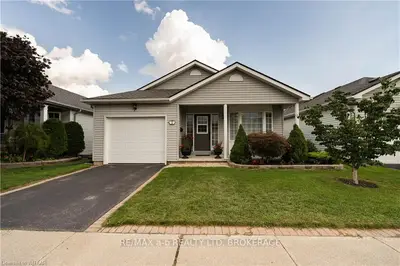 5 BALAZS Court, Tillsonburg, ON N4G 5V5