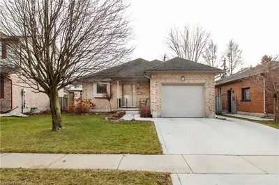99 KNOWLES Drive, Woodstock, ON N4S 8T7