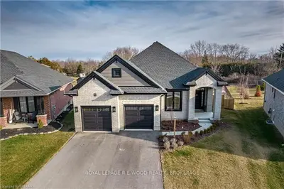 30 VICTORIA Way, Tillsonburg, ON N4G 0J2