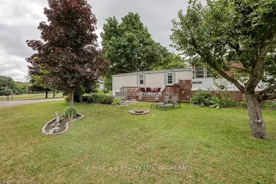 596101 HIGHWAY 59 N UNIT 1 TROPACANA Crescent, East Zorra-Tavistock, ON N4S 7W1