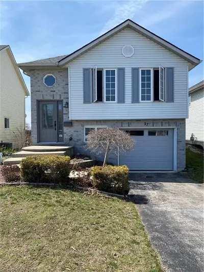 27 MAGNOLIA Drive, Tillsonburg, ON N4G 5N9
