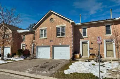 405 SPRINGBANK Avenue N 4, Woodstock, ON N4T 1P9