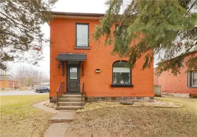 306 QUEEN Street A, Woodstock, ON N4S 1L9