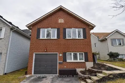 26 MAGNOLIA Drive, Tillsonburg, ON N4G 5N9