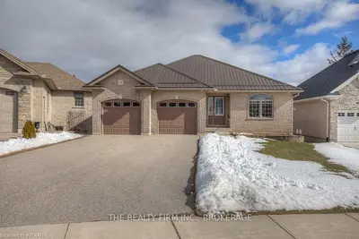 34 JAMES Avenue, Tillsonburg, ON N4G 1A4