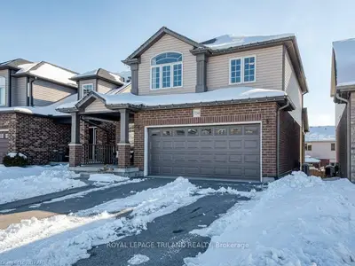 734 FRONTENAC Crescent, Woodstock, ON N4V 0B1