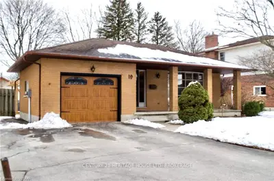 19 ALLEN Street, Tillsonburg, ON N4G 4V6