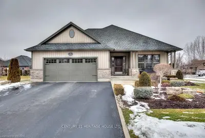 2 SYCAMORE Drive, Tillsonburg, ON N4G 5S3