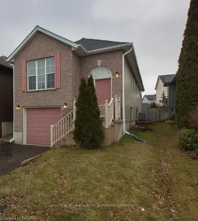 43 CANROBERT Street, Woodstock, ON N4S 8W9