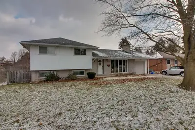 71 WINDERMERE Crescent, Woodstock, ON N4S 6T3