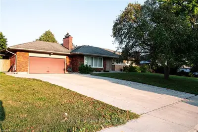 240 BRIARHILL Road, Woodstock, ON N4S 7T3
