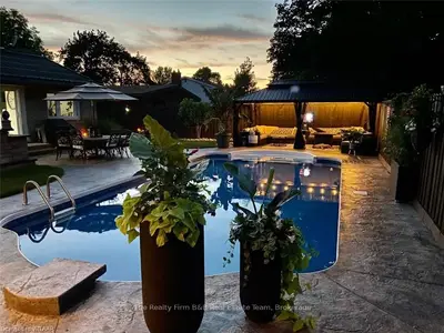 300 BRIARHILL Road, Woodstock, ON N4S 7T3