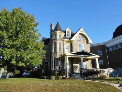38 RIDOUT Street W, Tillsonburg, ON N4G 2E1