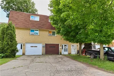 34 MARLBORO Court, Woodstock, ON N4S 8P4