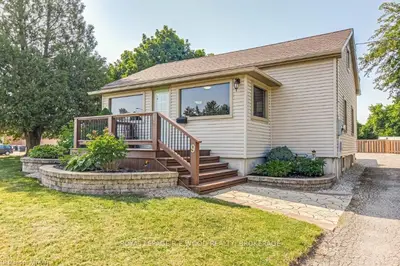 9 TOWNLINE Road, Tillsonburg, ON N4G 2R5