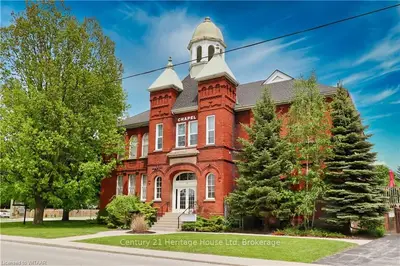 27 CHAPEL Street 104, Woodstock, ON N4S 3R5