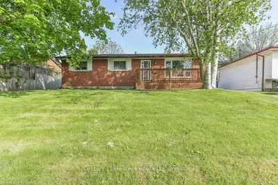 216 CHARLES Street E, Ingersoll, ON N5C 1K5