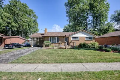 811 CAMBRIDGE Street, Woodstock, ON N4S 4V8