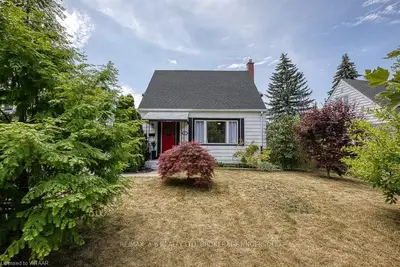 53 Apeldoorn Crescent, London East, On N5y 2b5